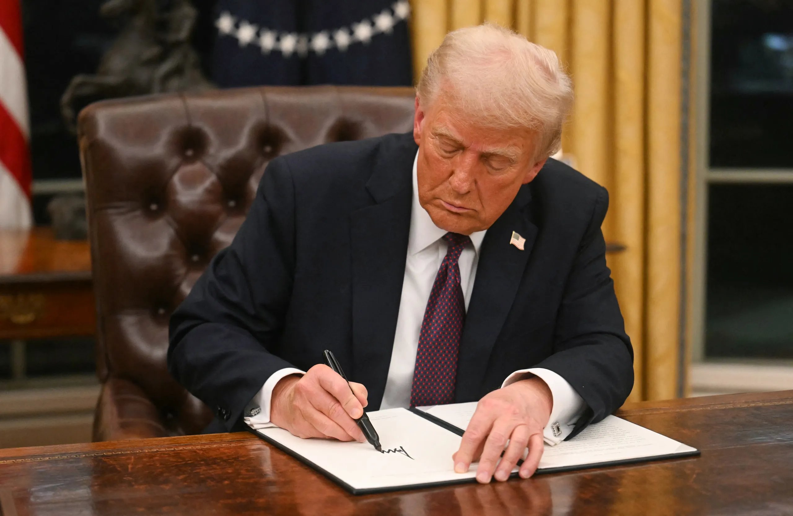 TRUMPSUIT
