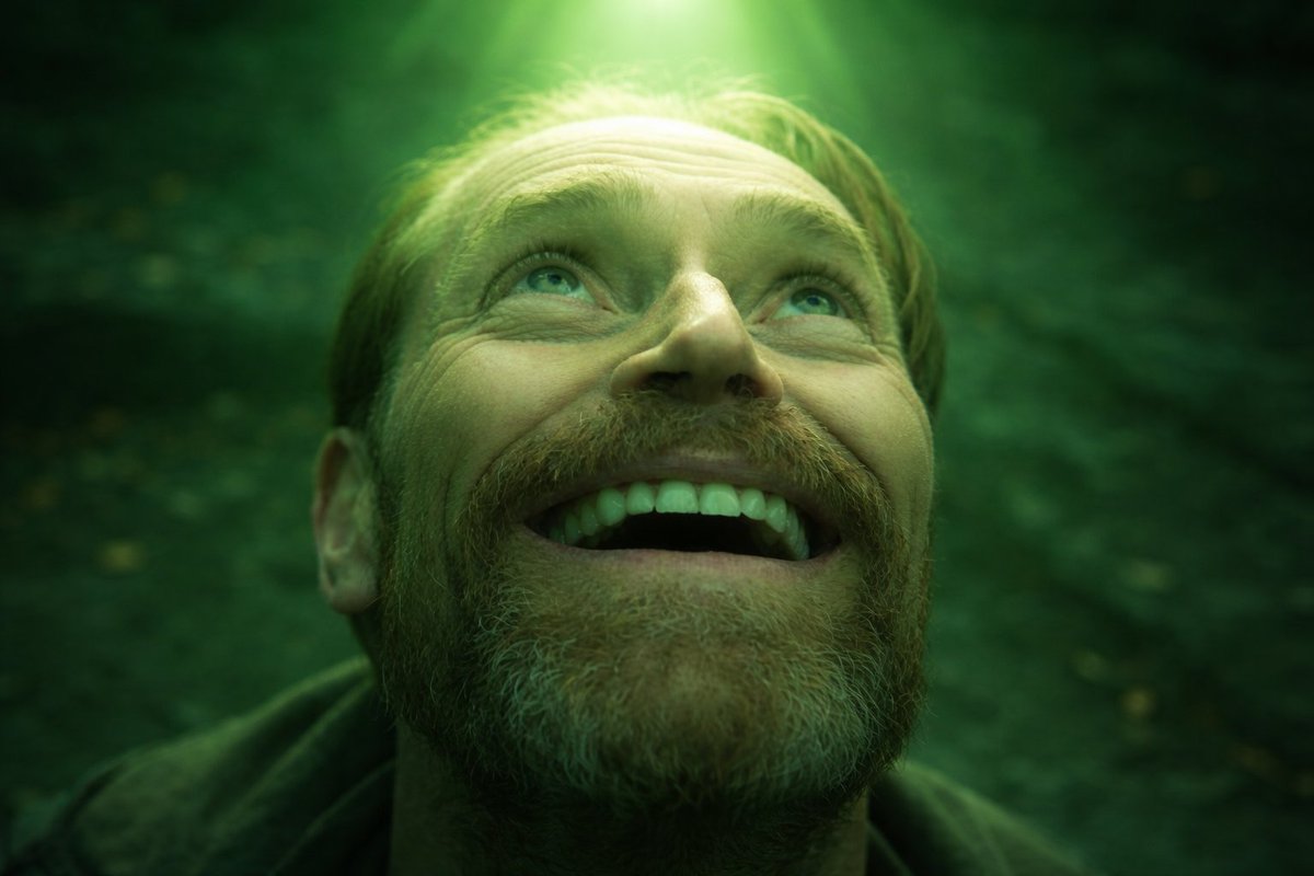 GREEN